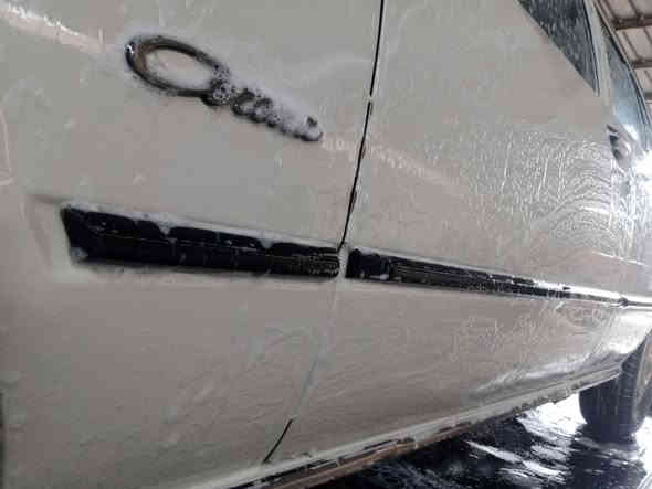 السلام عليكم ورحمه الله وبركاته اخوان كرونه للبيع موديل 80 السياره كلها بلاديه فقط بس حزام مصبوغه 
***********
