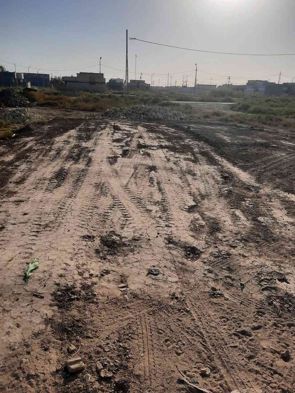 قطعه للبيع في مجمع الامير السكني متوفر مساحه 100م ووجه 6نزال 18 ارض زراعي طابو صرف كافة الخدمات تبليط اناره الشوارع 10م مدارس مستوصفف
حله الطهمازيه تقاطع شريفه الرقم ***********
