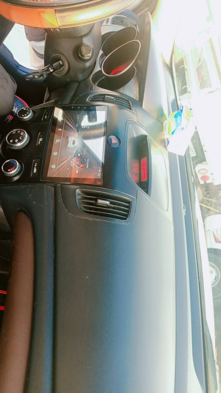 السلام عليكم ورحمه الله 
سيراتو 2011للبيع
مصبوغة حزام بدون دواخل 
كير نضيف 
محرك بدون تبخير او تنقيص
تدفئة وتبريد شغال 
تخم تايرات نضيف 
السعر 87,$  وبيها مجال 
المكان واسط العزيزية 
للاتصال على 
***********
