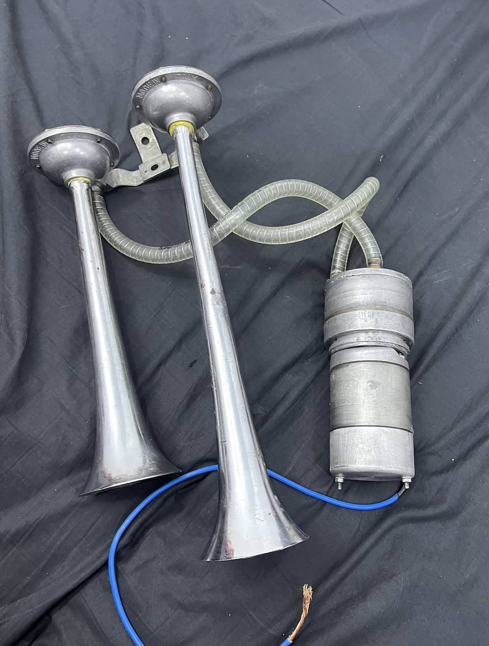 السلام عليكم البيع براد افيام اربع فحمات  
بواقه النكي صوت وسرعه هجم 
تحوير جديد 🩷حمودي سمند
مكاني حريه 
***********
