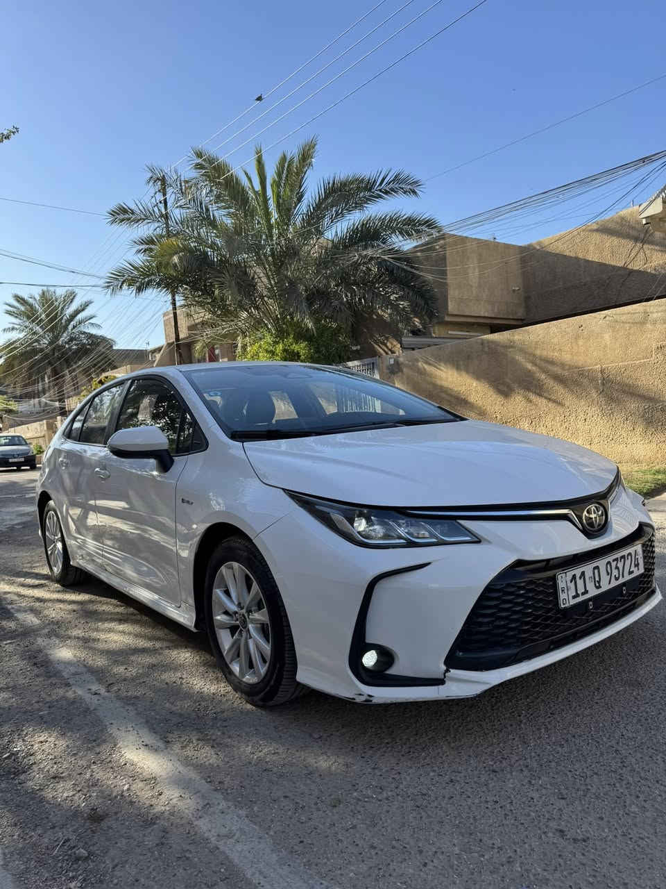 كورلا 2024 هايبرد 
السياره نضيفه جداً استخدام شخصي 
مكفوله كفاله عامه داخل جلد بصمه فتحه 
هاند بريك بصمه اوتو هولد وبقيه المواصفات المعروفه 
ماشيه 32 
السعر 146 وبيه مجال بسيط 
المكان بغداد الغزاليه 
الرقم ***********
