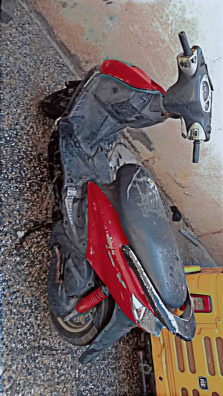 سلام عليكم دراجه سكنس البيع كوم حديد كايمه/250/  وبيه مجال ودراجه جديده كهربائته جديهه بس عوزه تجفيت   وهاذ رقمي (***********)
