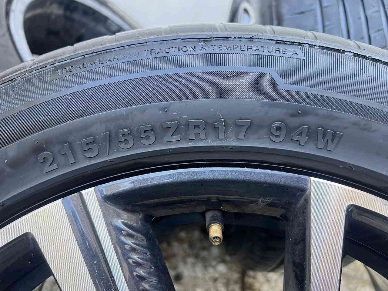 السلام عليكم ويل كب شانجان الاصلي لا عواج ولا كسر ولا تصليح قياس 17 ويا تخم تاير 215/55/17 نضيفات ياباني مو صيني  للبيع ***********
