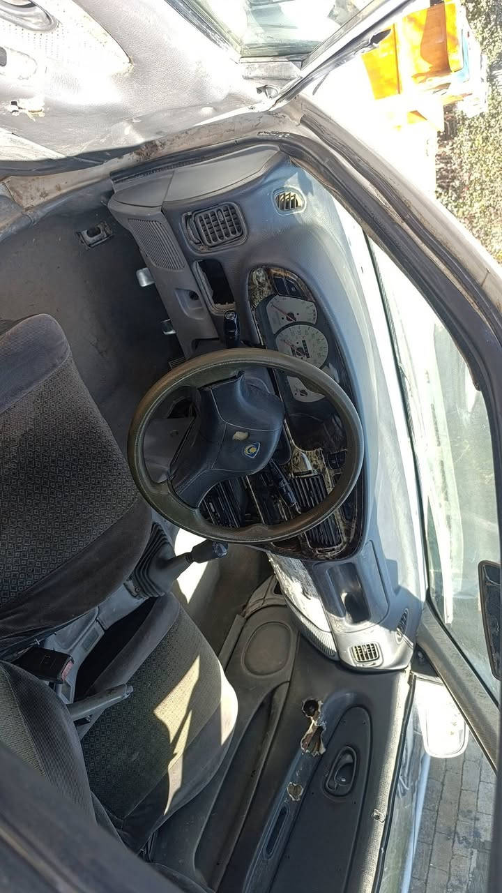 پرۆتۆن مۆدیل 2002ئارم پلاستیک سلیمانی بەشەرتی گیرو مەکینەو ئارم و  گۆڕینوەش دەکەین لەسەر دل گرتن 
***********
15گەڵا
