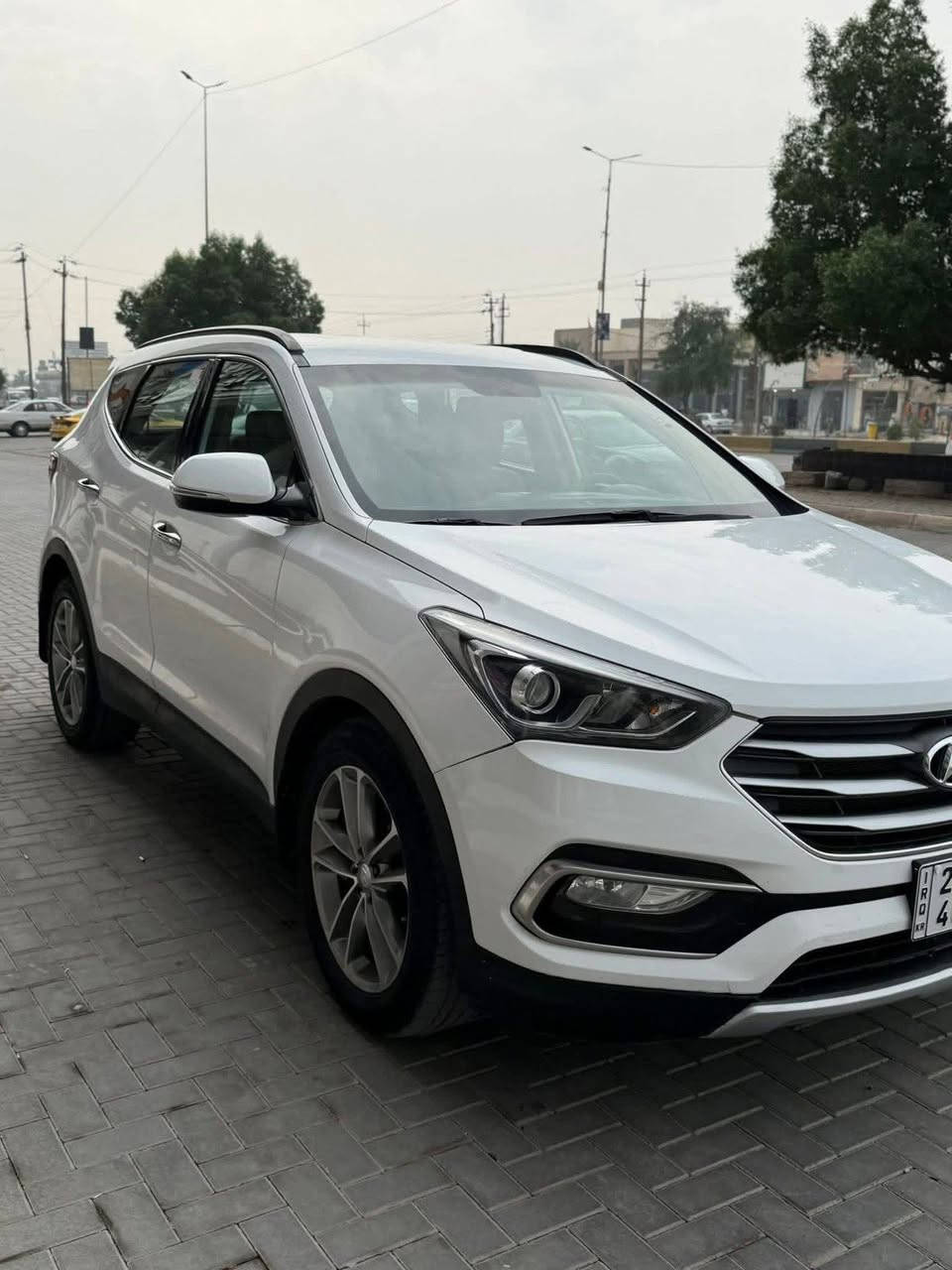 سلام عليكم سنتافي 2017 للبيع وارد خليجي كفاله عامه سنويه لل 2030 هزه ورقم جديد هسه صدرن محرك 6 سلندر ماشيه 120 كفاله من الضربه والصبغ والتبديل والبارد والمحرك والكير فقط شبر صبغ رقم اربيل باسم شركة وكاله او تحويل مواصفات 7 راكب 3 قطع تبريد  مراة شفط حساسات كاميرا 360 درجه كشن كهرباء السعر 185 هاتف *********** العنوان البصرة شط العرب البصرة, العراق
