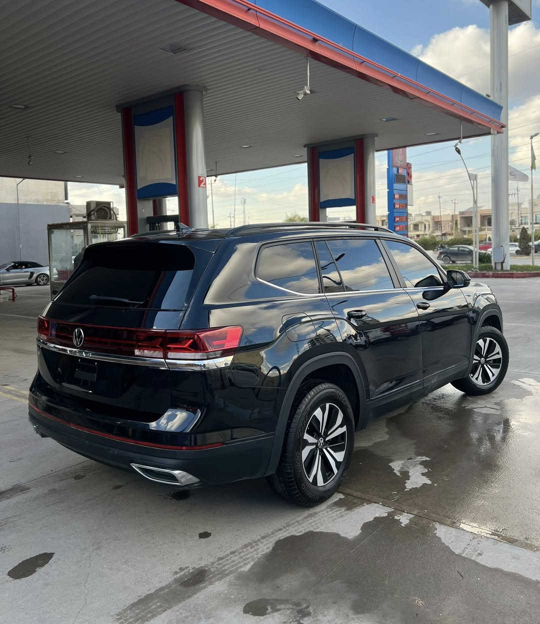 Volkswagen Atlas 
موديل 2024
مواصفات SE
ماشية 15 الف
سبعة راكب
قطعتين صبغ بدون دواخل 
بيها شوية تعديل بارد
ايرباك استيرن و تكمة طاك راجعين بلادي شركة 
سيارة بدون رقم تترقم شمالي
مكان سيارة اربيل 
سعر 228$
*********** واتساب
