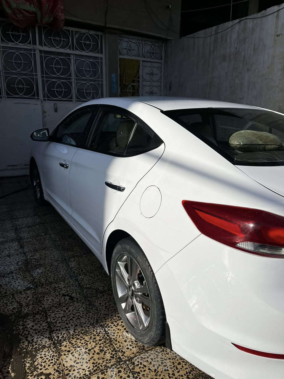 السلام عليكم النترا خليجي 
2017 بأسمي تحويل ثاني 
مكفولة من الصبغ والضربة 
محرك 2000 
فتحة  السعر 128 وبيها مجال بسيط 
*********** 
شباب مكلف الي يحب يستفسر ع الرقم
