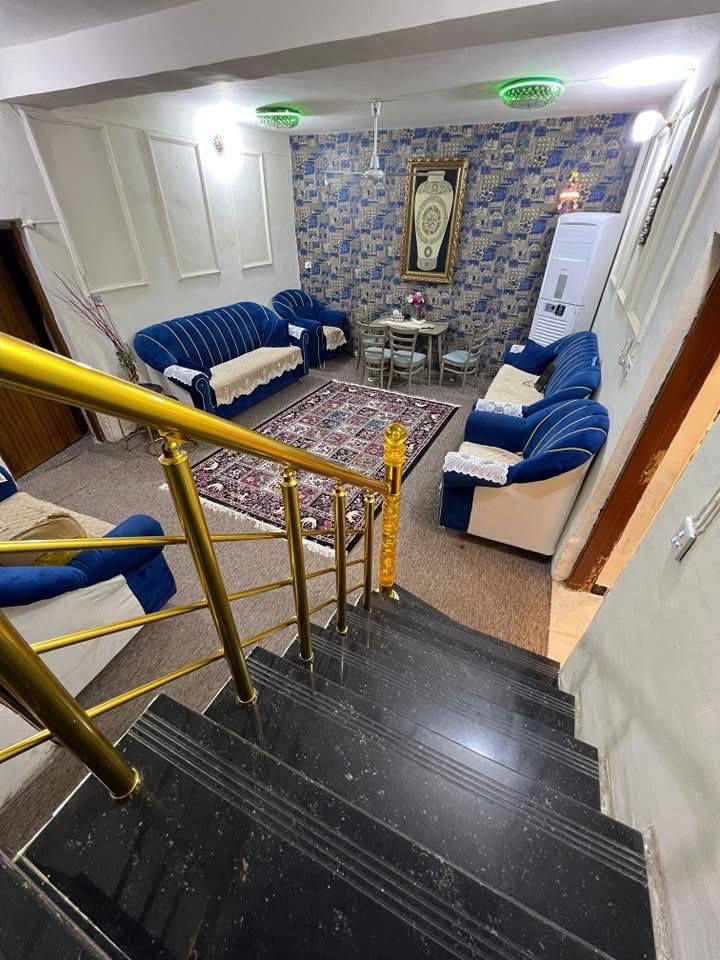 بيت للبيع مطلوب مبادره ٨٥ وباليد ٢١٠  في العروبه مساحه ١٩٩ متر كونكريت خلف متنزه كرين لاند  
طابقين
يحتوي ٣ غرف نوم 
استقبال ومطبخ وصاله  وصحيات ٣ 
الاستفسار ***********
