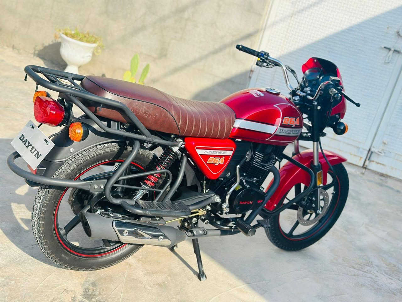 دراجة دايوان كلاسك 2025 اوراق سحب مكفولة كفالة عامة كلش حلوة ومرتبة سعرها مليون و350 وبيها مجال بصيط مكاني ديالى سراجق ***********
