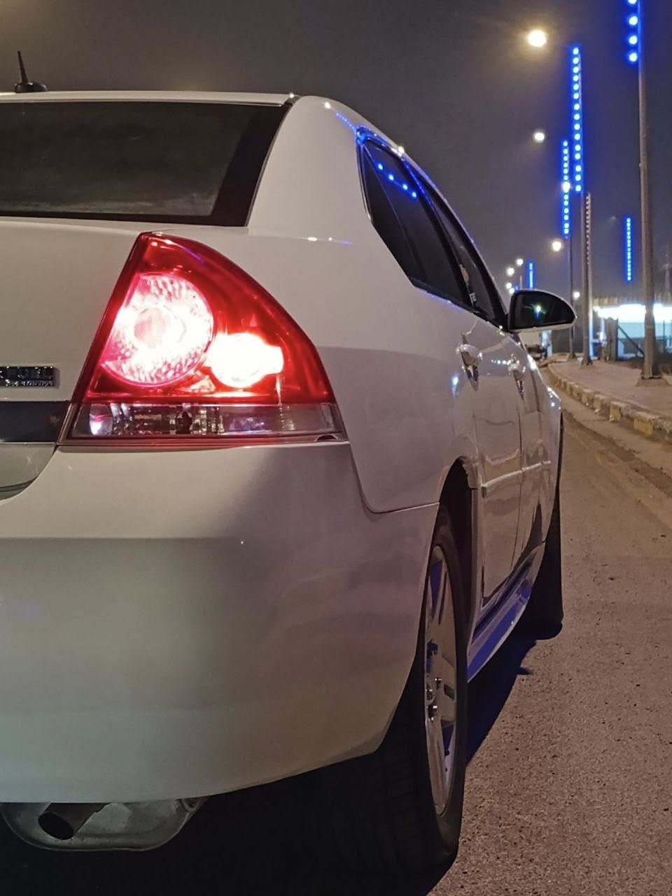 سلام عليكم سيارة امبالا موديل 2010 محرك 3500رقم بغداد انكليزي تحويل ثاني يوم حادثها جاملغ امامي  بدون ايرباك السعر 90 للاستفسار الاتصال على ***********
