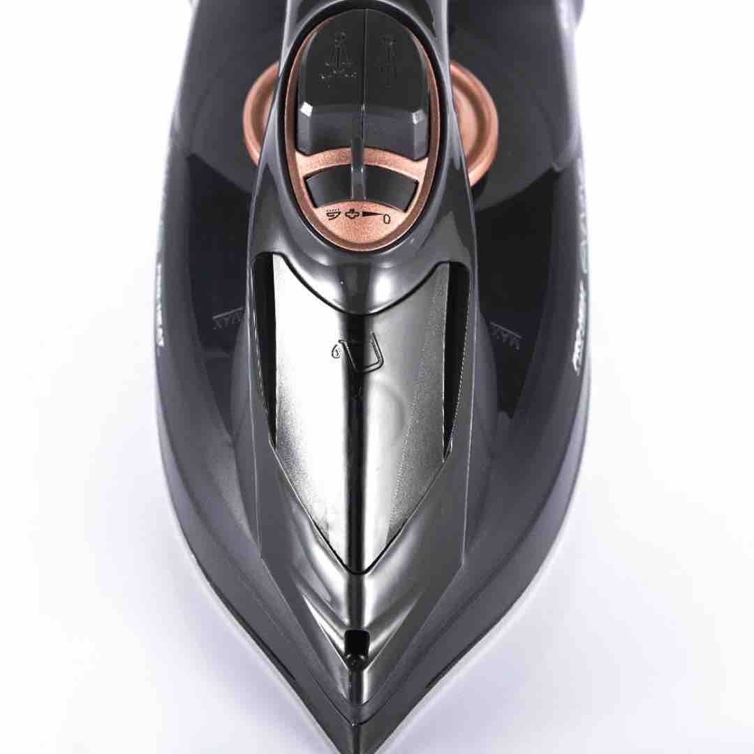 مكوى حراري لاسلكي من راف
✨ مكواة لاسلكية متطورة&hellip; كي أسرع بدون فوضى! استمتع بحرية الحركة مع تصميم لاسلكي بالكامل وقاعدة شحن ثابتة. رأس دقيق يوصلّك لأصعب الزوايا مثل الياقات والأكمام، مع قاعدة سيراميك تنزلق بسهولة بدون أي التصاق. 💨 بخار عمودي قوي للملابس والستائر 🧼 وظيفة تنظيف ذاتي لإطالة عمر الجهاز 💧 خزان 220ml 🔥 قوة 2200 واط &ndash; تسخين خلال 30 ثانية فقط 🌫️ 3 مستويات بخار + منظم حرارة لكل أنواع الأقمشة 🚫 نظام مانع للتنقيط لضمان كي 
نظيف بدون تسرب جاهزة تخلي ملابسك مرتبة خلال دقائق! 💙

السعر ب التعليق الاول 👇🏻


**إذا كنت صاحب هذا الإعلان وتريد حذفه لأي سبب، رجاءا أرسل رسالة إلى الدعم الفني**