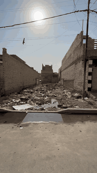 السلام عليكم قطعه ارض للبيع مساحة 180 متر واجهة 7.5 نزال 24 
العنوان شارع المخازن شارع تبليط 
رقم  ***********
