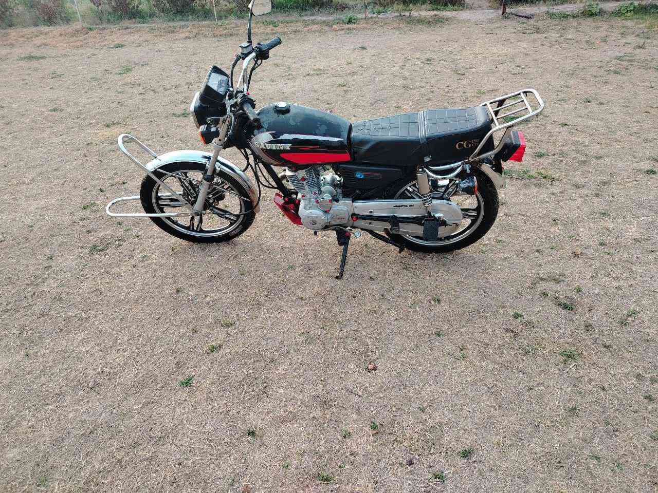 سيفان ٢٣اوراق اصولي
كهربائيات شغاله بصمه 
مكاني بغداد اليوسفيه
السعر ٥٠٠وبيها مجال الهاتف ‭٠٧٨٨ ٢٩٢ ٧٢٩٠‬
