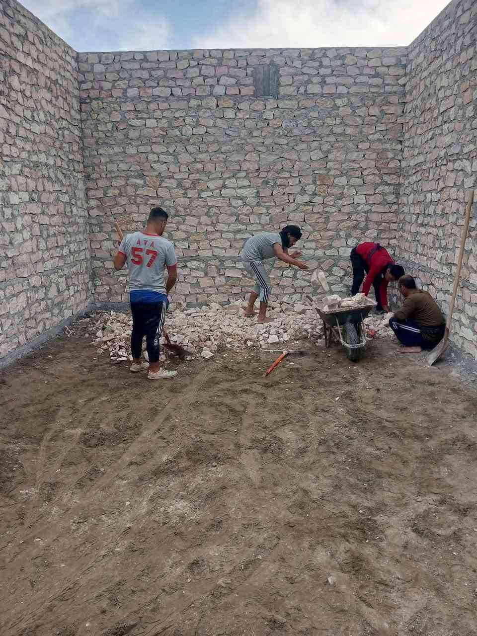 سلام عليكم  /  يوجد كادر عمل جاهز /  تصعيد مواد /  تنضيف بيوت /  تفليش /  تكشيط /  دفن نهري /  شقلنه ليل ونهار /  ومعداتنه جاهزه  ومالك دخل بكلشي تأخذ شقل جاهز مني سلمني شقل وتأخذ شقل جاهز / ماعليك بس تصال على رقم /// ***********
