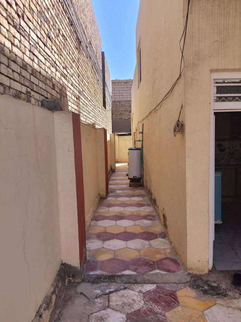 دار للبيع الصدر الثاني خلف مصور الخالدي م200استفسار***********
