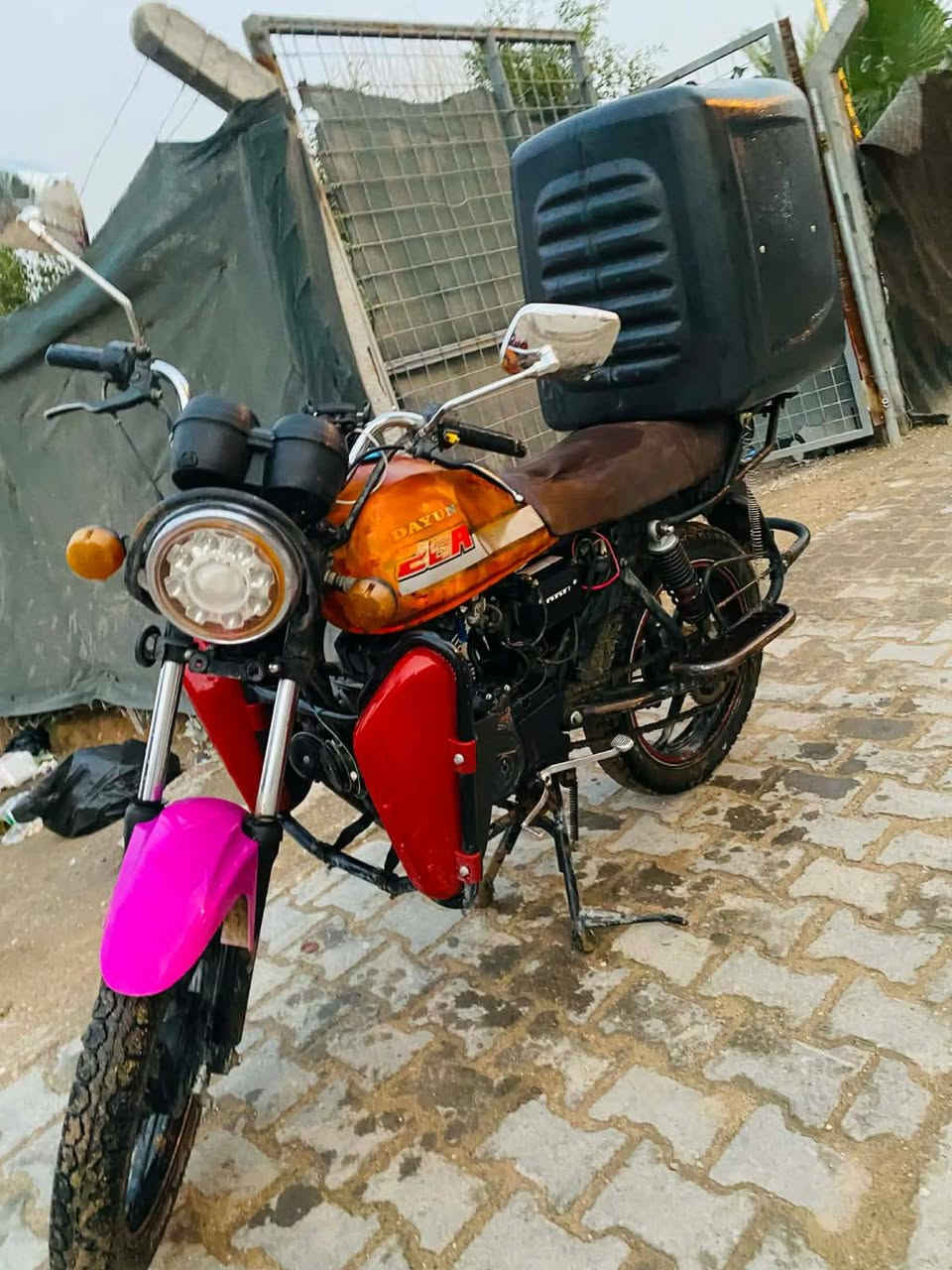 دايون سكنر للبيع موديل 23 وياه صندوك وخوذه فج قلاب
سعر 800
***********
