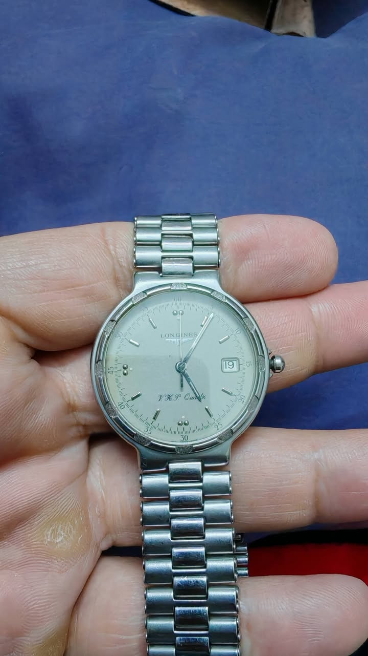 للبيع عاطلة، ابيع على وضعها
لونجين كونكويست، ماكنة معلمة، بيها عطل بالدكمة والماكنة، ابيعها على وضعها.
السير مكبر بي إضافة
السعر أكيد طيب مال عاطلة.


**إذا كنت صاحب هذا الإعلان وتريد حذفه لأي سبب، رجاءا أرسل رسالة إلى الدعم الفني**