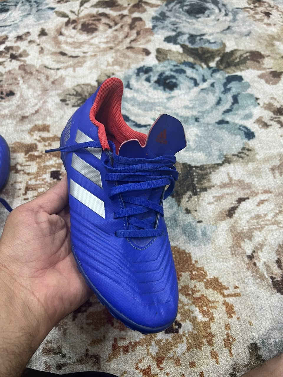 اديداس اصلي بالة
نظافه فول
قياس 40
السعر تخفيضات مع 
التوصيل 40الف
للحجز ***********
