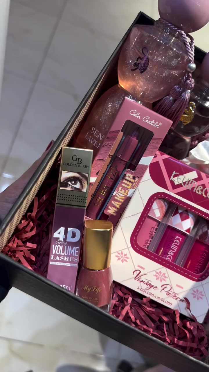 بوكسات عيد الحب جاهزة او نجهزها الكم مثل ماتحبون🥰
التوصيل مجاني داخل الزيتون
او زورونا للبوتيك عنواننا سايدين الزيتون قرب صيدلية سروران
Mila boutique🎀
للحجز دايركت📩
او واتس  *********** 
متوفر بالبوتيك(البسة نسائية، مكياج ، عطور، البسة داخلية،هدايا )
