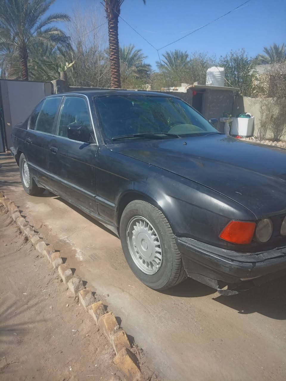 بي ام 735موديل ١٩٩١
كير عادي مكينه جديده وكير توني مسوي كله جديد بيدي مشتغله
سياره مال جناي كهربائيات كامله والبدي كدامك لون اسود
مكان بابل الهاشميه *********** بيع مستعجل سعر ٣٣
