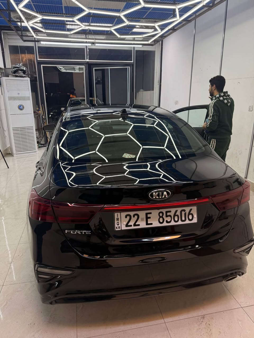 فورتي 21 Fe 
سياره حادثها جانبي باب وجاملغ مبدلات والبنيد  مصبوغ بدون شواصي بيها صبغ بلدوسه الي جوه الباب عكس السايق ومكحله مرجعه وايرباك ستيرن فقط ومرجع صور الحادث موجوده  
سياره كامله كير مكينه صدر
ماشيه 68000 ميل 
مواصفاتها
شاشه 
تحكم ستيرن 
رادار امامي 
كروس سرعه وتحديد مسار وثلاث انضمه قياده 
السياره شادلها منضومه زنون عالي ناصي 
كلش مرتب وحلو 
سعرها ١٣٨ وبيها مجال تجي تكلب تاخذلها سونار  السياره باسمي
مكان السياره بغداد السيديه *********** بغداد, العراق
