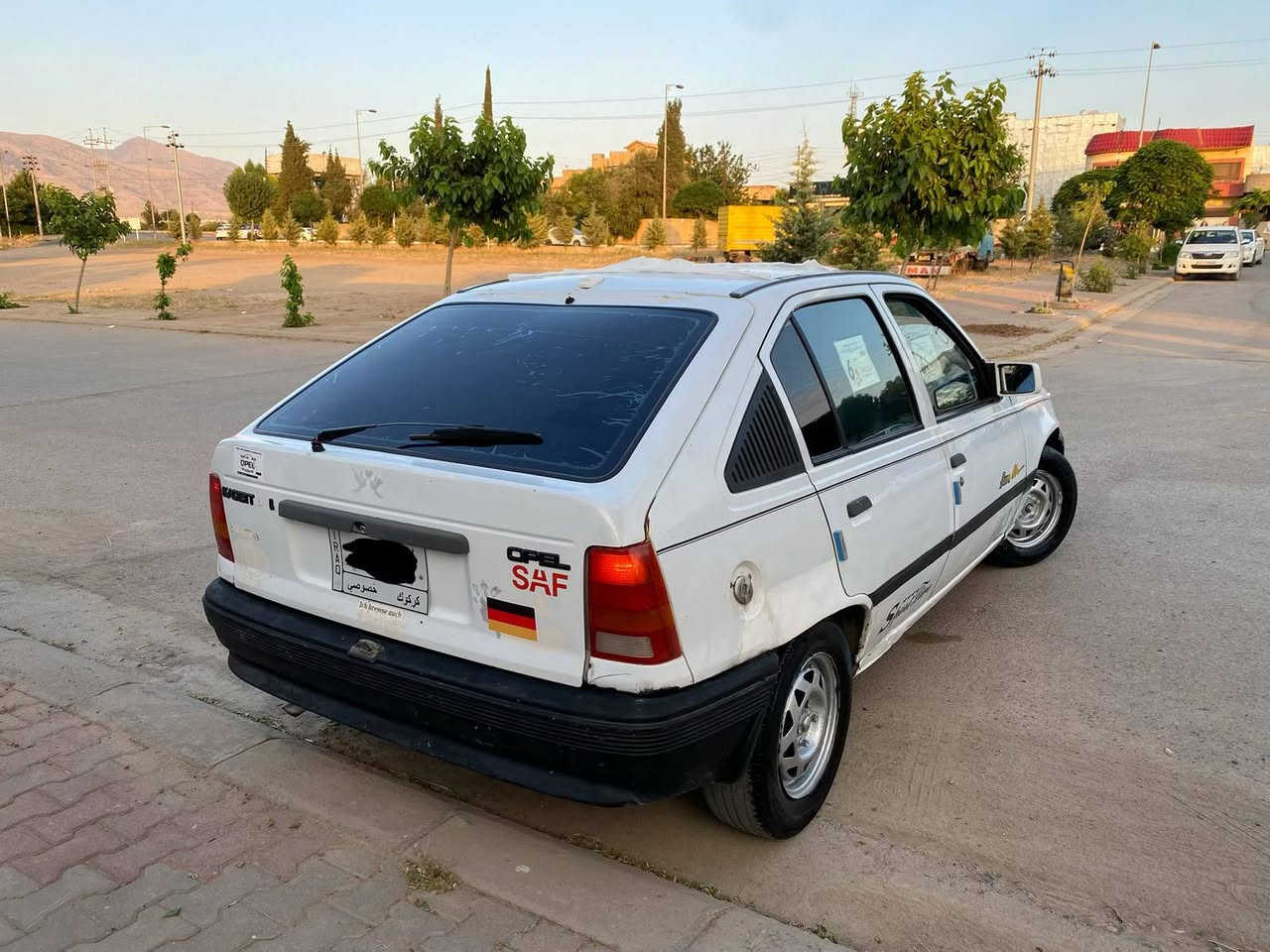اوبل كاديت للبيع رقم كركوك سياره مثل شريكا باقي موديل 1991 سعر 17 رقم موبيل ***********
