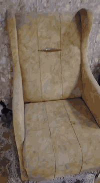 اثنين اكبار وحده وسط اثنين كراسي رقم ***********
