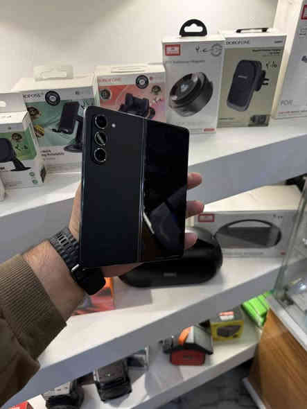 سلام عليكم
كلكسي فولد 5
ضمان عين الفهد
ذاكره 256
دبل سيم كارت
جهاز نظيف ومداخل تصليح ابد
كارتونه وملحقات كامله
سعره 725
مكان بغداد حي العامل
***********
