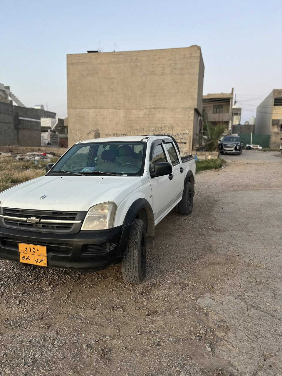 پیکاپ شۆفرلێت ٢٠٠٥دەبل ئەکسل  گێرو مەکینە بەشەرت ئەکسل بە شەرت تەنها یەک دوو شوێنی صبوغی بچووکی هەیە ساردە کوتی نییە دەعامی بۆ دەعامی بەشەرت 
***********
