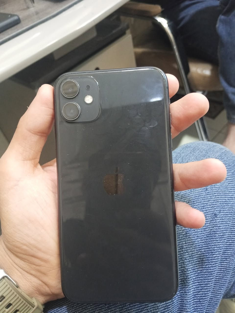 سلام عليكم مبايل 11عادي بطاريه 80جهازي بلااد كلشي ما مبدل بي ونضيف وبي ضمان مكاني بعقوبة والسعر200وبي مجال بسيط وهذا رقمي ***********
