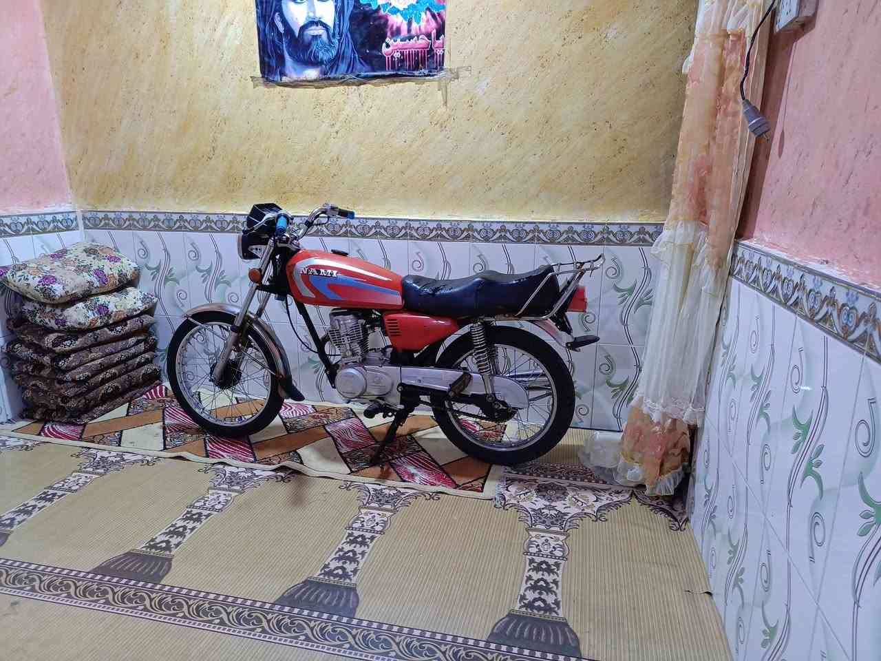 السلام عليكم دراجه للبيع ادوات بصره القبله بوكاني سعر الدراجه سعر 450 
***********
