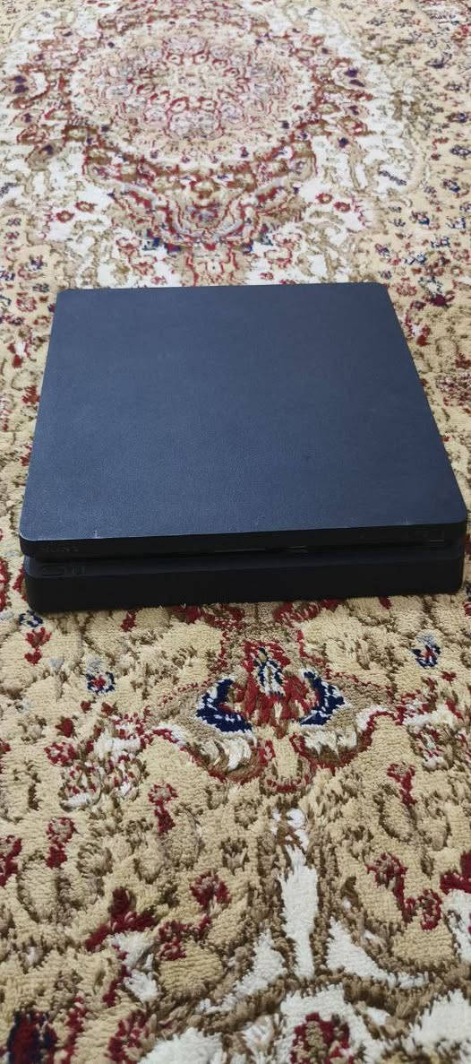 سلام عليكم Ps4 سلم جهاز مثل مابل صورة جهاز لوك ستيكر نضام 11 ويا يو بس إس بس عوزه بطاريه بس شغال امانة الله مكاني نجف حي النداء للاستفسار ***********
