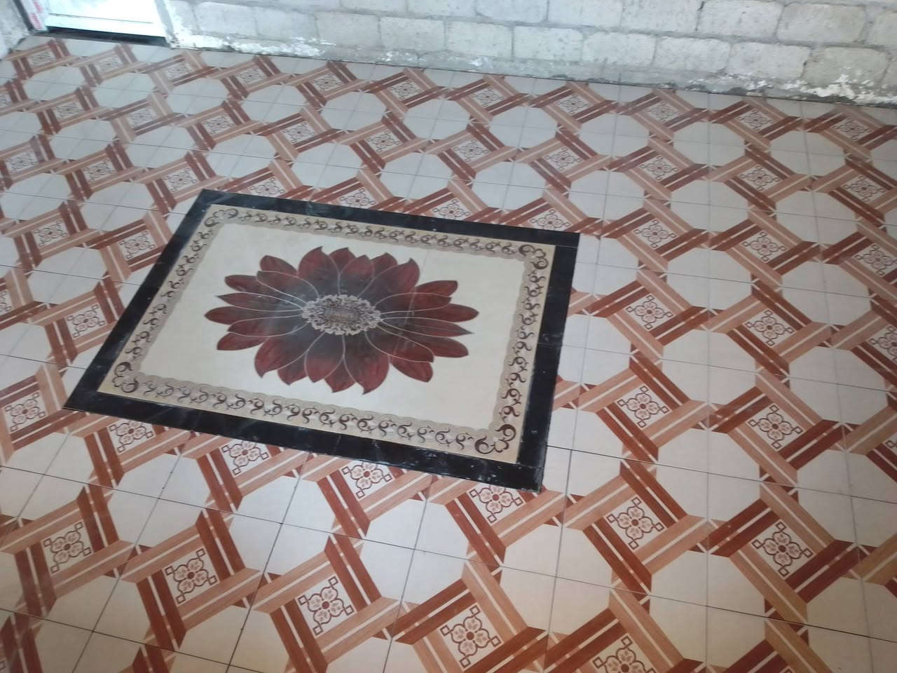 السلام عليكم.
يوجد كادر سيراميك متفرغ حاليآ للعمل وفق المواصفات الفنية والجودة الهندسية
بإشراف هندسي للأستفسار  اتصل على الارقام التاليه
***********
***********
