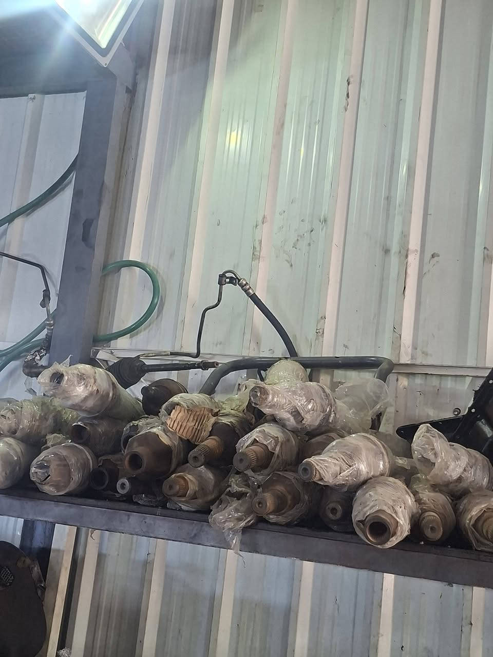 سلام عليكم محرك.  كرفان جورني   3600. طابوكه  سعر 750 دولار والكامل 900 دولار محرك 3800. 500 دولار كير 3600  350 دولار درام شفتات. دوج كرفان   3600 زوج 160 مع العمل   نوزلات مع المسطره 75 الف وارد لوك سلف 50 الف واتر بم مال وارد لوك 50 الف جويتر 25 الف. يله صعدو الكمرك اني نزلتلك السعار ودلل  من خدمات رضاوي الربيعي  شارع الضلال قرب تقاطع معارض النهضه   ***********
