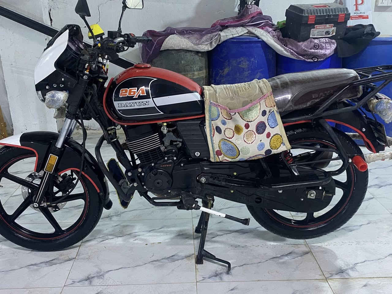 السلام عليكم دايوان موديل 25 مكينة 200  أوراق سحب ماشي بس شي قليل كهربائيات مفوله دراجة مكفولة للاستفسار ***********
