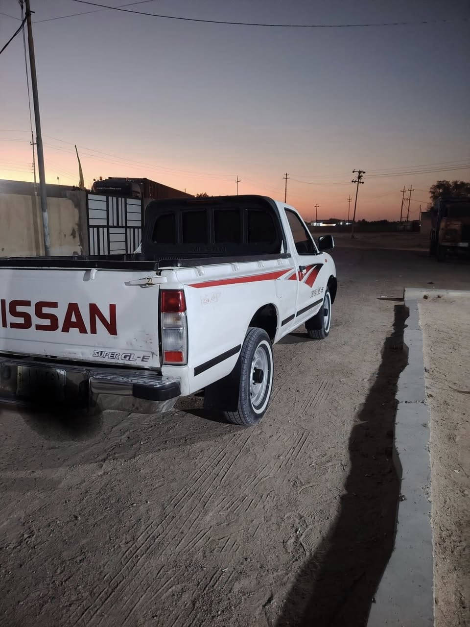 سلام عليكم نيسان تك ٤جنكال موديل ١٣مكفول ظربه وصبغ رقم ميسان مستلم سنوي وهزه دولي باقي بس عل استلام الوحات مكينه كير حداديه تخم تاير تبريد كله شغال سياره حلوه وجديده السعر ١٢٠وبيه مجال 
***********
