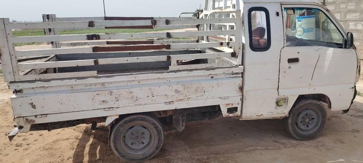 سلام عليكم سياره فاو قماره وربع موديل 2006 اوراق كامله كلشي ماعايزهه صدر ودشبول ومحرك وتايرات وابطاين باب وكهرباء جدد. وراديتر جديده 
سعر 14 وبيهه مجال للشراي 
رقم الهاتف ***********
