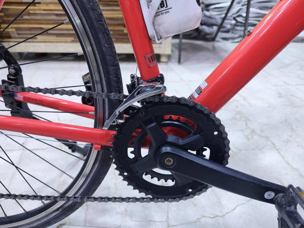 السلام عليكم
دراجه هوائيه من شركة يونفيكا امريكي 
نظافه 100%100 مثل ما واضح في الصورة 
الدراجه المنيوم بل كامل 
عدد سرعات الخلفي 8 و الأمامي 2 
مكاني موصل أيسر 
ادفع سعر إذا عجبني أبيعك 
للاستفسار اكثر اتصل على هذا الرقم 
***********
