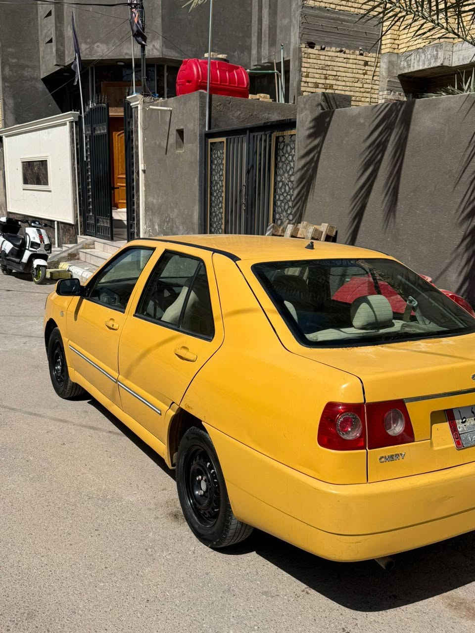 شيري كوين موديل ٢٠١٠ گير محرك بل الكارتون محرك حاوية جديد تخم تاير جديد باتري جديد كهربائيات كلها شغالة التبريد عوزة بس غاز هيئة و غرامات مصفرة تحويل مباشر رقم بغداد مكان السيارة محافظة السماوة قضاء الرميثة السعر ٣٠ و بيها مجال الأستفسار على الرقم ***********
