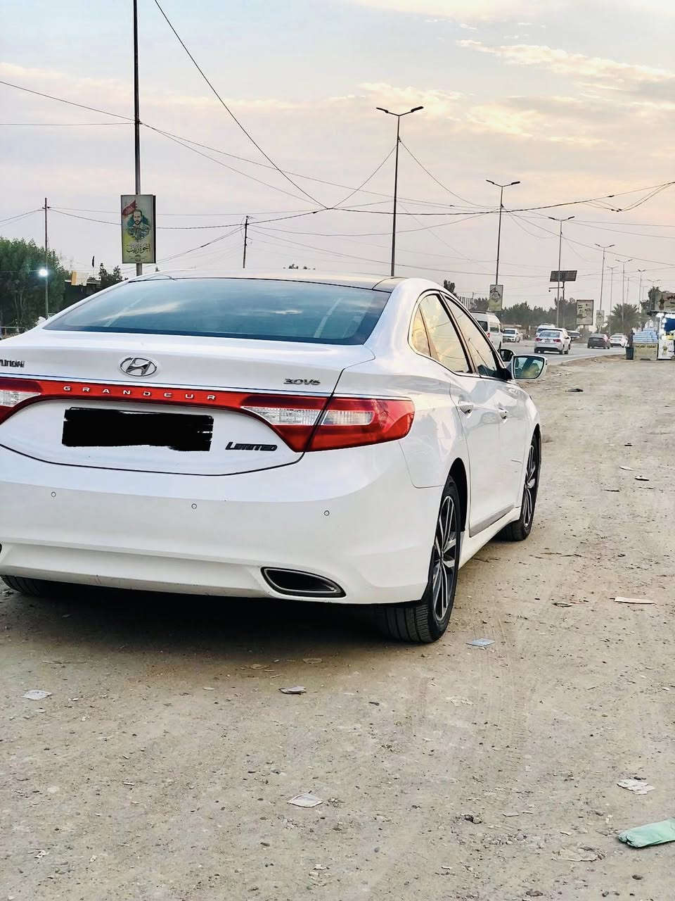 السلام عليكم كراندور ازيرا خليجي 2011 لمتتد للبيع
السيارة فول مواصفات 1/1 مكفولة من الحادث والصبغ بيها قطعه فقط مبدلة نفس اللون 

محرك 3000 المرغوب مكفول وكير مكفول 

السيارة جاهزة صدر وتخم تاير وباتري جديد 

رقم سليمانيه بأسمنه تحويل ثاني يوم سيارة استخدام شخصي مال بيت 

سعرها 118 وبيها مجال 

***********

***********
