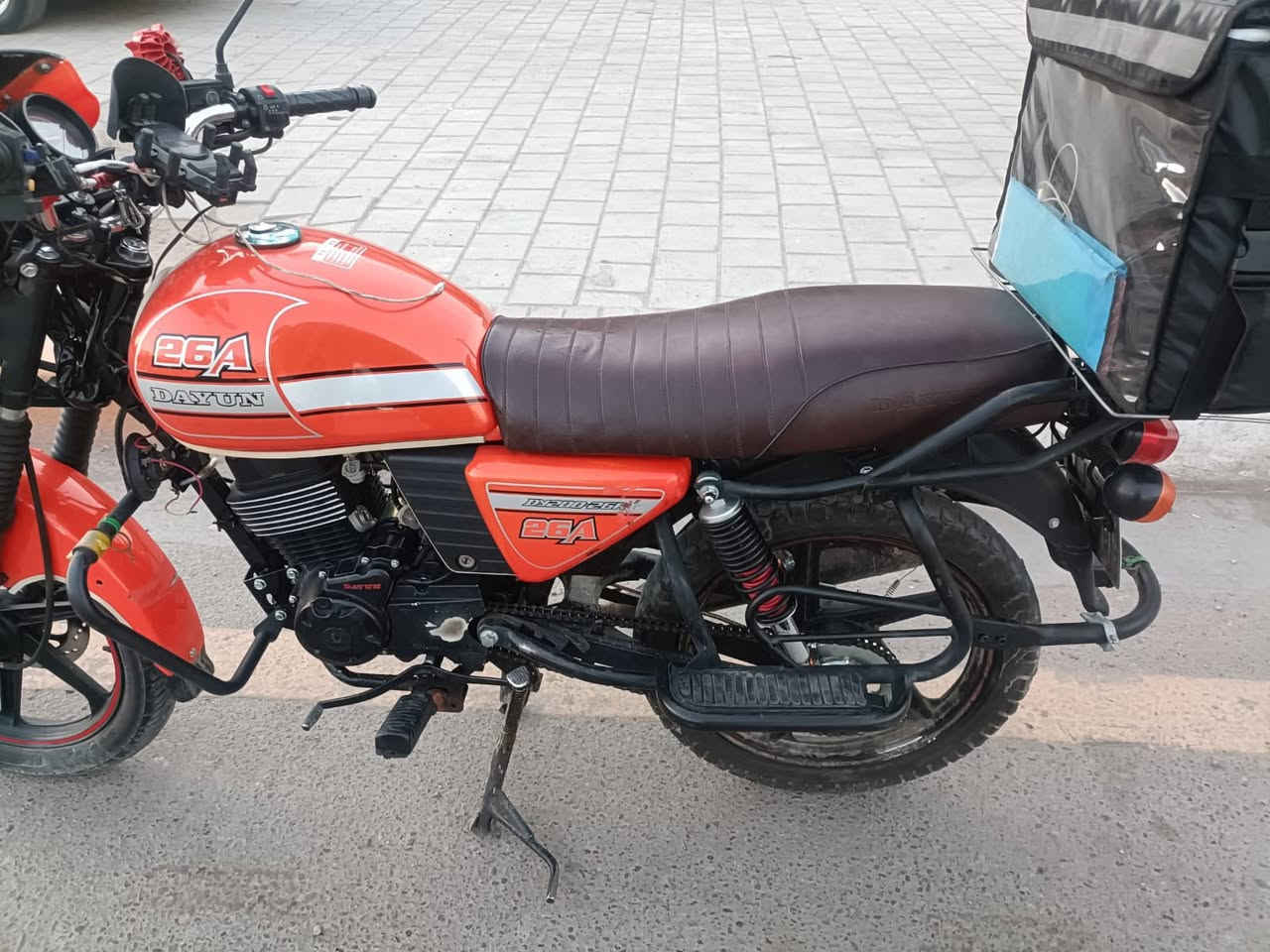 السلام عليكم دايوان موديل 23 رقم وسنوية لوخات انكليزي مكفولة كفاله عامة برغي ما مفتوح السعر مليونين و700 مكاني بغداد حي اور ***********
