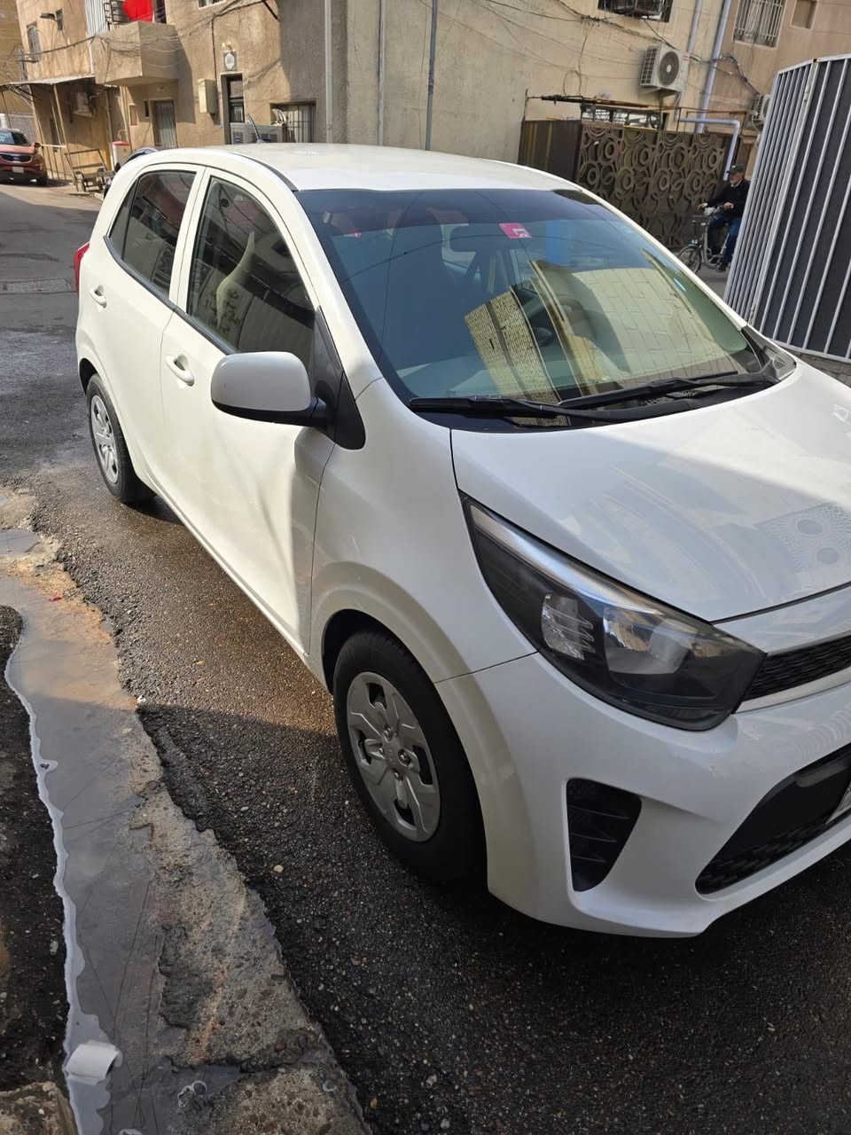 السلام عليكم
بيكانتو 2018 خليجي ماشية 44 سيارة جديدة   السونار مرفق مع الصور  رقم اربيل مكينة 4 المرغوب السعر 100 ورقة مكان السيارة بغداد الكرخ ***********
