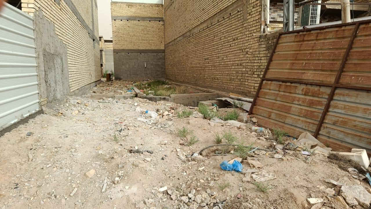 السلام عليكم قطعه  للبيع المساحه 125 متر واجهه 6:15 والنزال 20 تقع على شارع 20 العنوان منطقه قريبه على الشعله العقار طابوا ملك صرف وفيها كافه الخدمات ومن ضمن العقار حديقه تشجير للاستفسار يرجى الاتصال بالرقم***********
