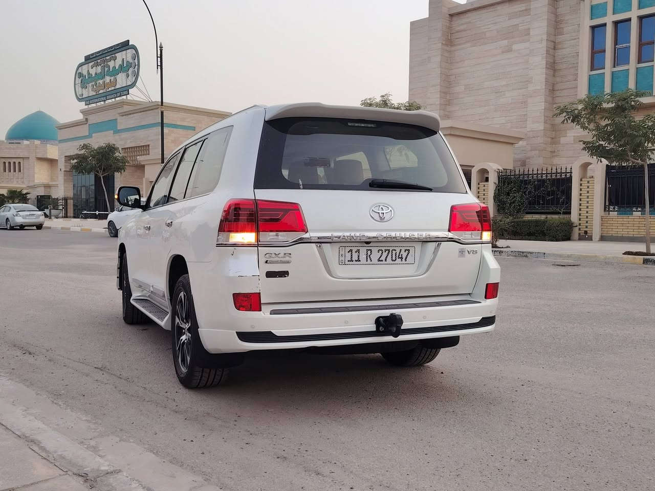 جكساره موديل ٢١
لون ابيض صدفي
مكفوله كفاله عامه
رقم بغداد بسمي تحويل ثاني يوم
ماشيه ٤٦ الف
مكان السياره كربلاء حي المعلمين 
محرك ٨ سلندر  ٥٧٠٠
بنوراما 
زراكات لايت
طفايه
ثلاجه
مقاعد كهربائيه
شاشات للمقاعد الخلفيه
للاستفسار ***********
مكلف بالنشر
