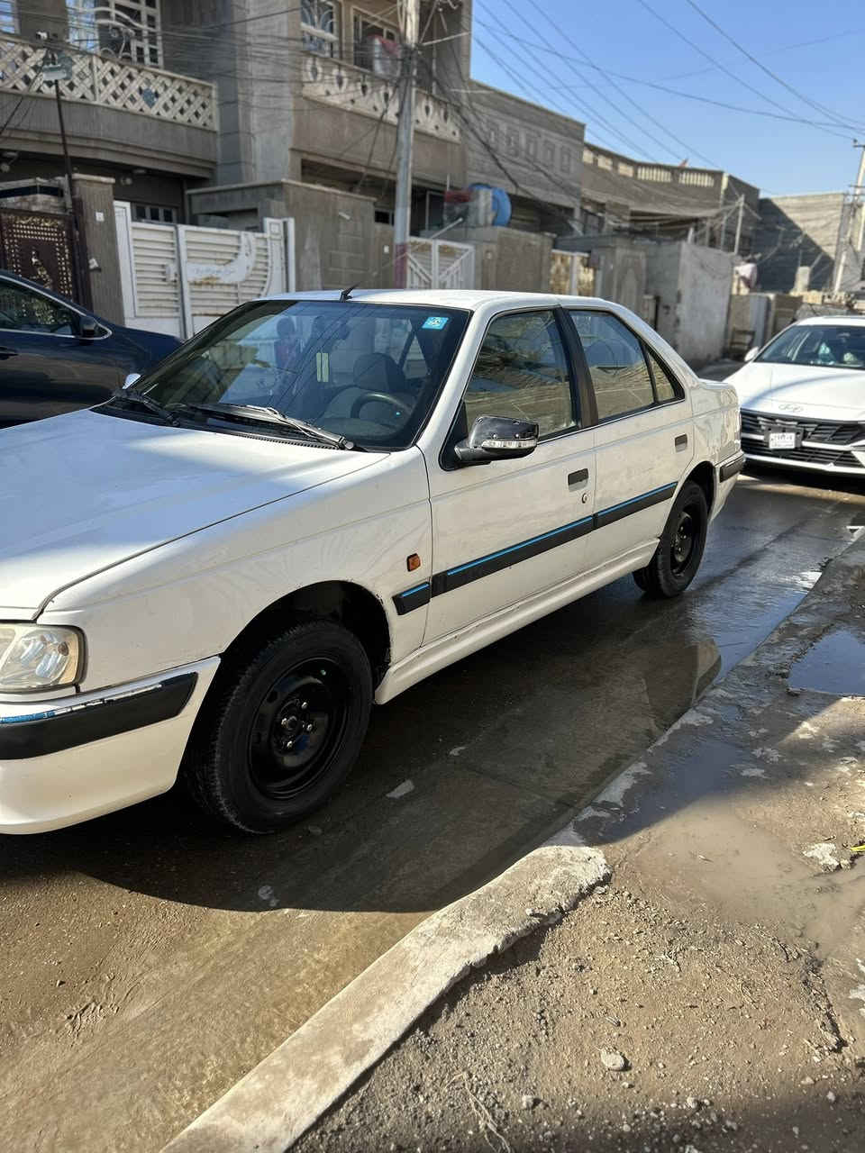 السلام عليكم بيجو بارص 2011 سياره مكينه وكير خير من الله سياره بيه بارد بل الجاملغ الخلفي والباب الوره السايق بيه مكينه مال الفرنسي بيه صبغ أربع أصابع بل الخشم مال الجاملغ الأمامي سياره بسمي تخم تاير جديد باتري جديد صدر جديد كهربائيات كله شغاله تبريد شغال سنويه جديده لل30 هزه جديده سعر 47 وبيه مجال    ***********
