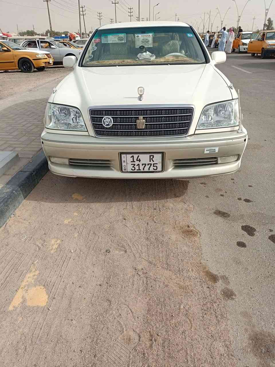 للبيع جنون موديل 2000نقل جثه رقم بصرة سيارة جديده سنويه 2028السعر 90ورقه وبيهه مجال رقم التلفون ***********
