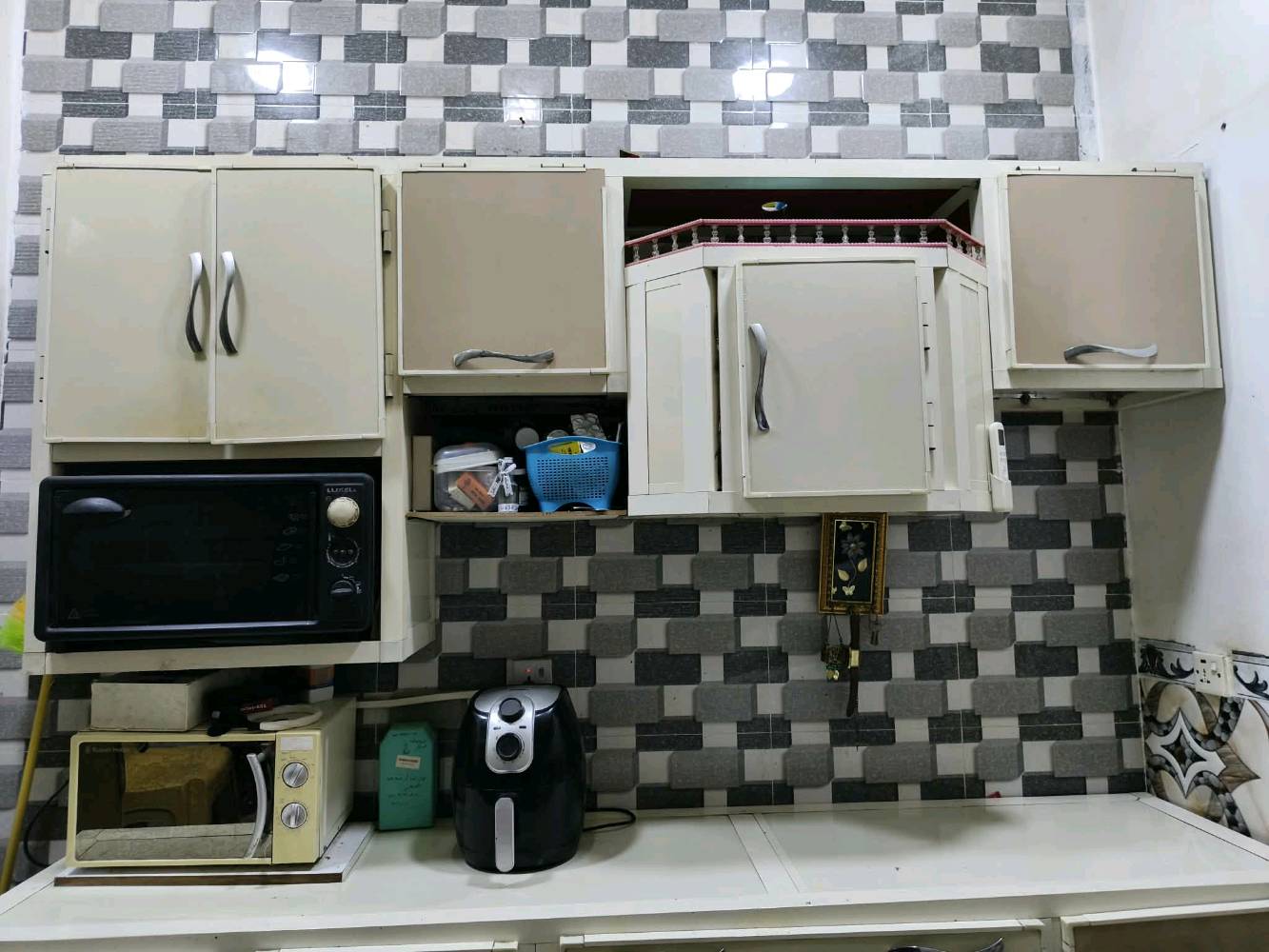 مكلف بالنشر رقم هاتف ***********