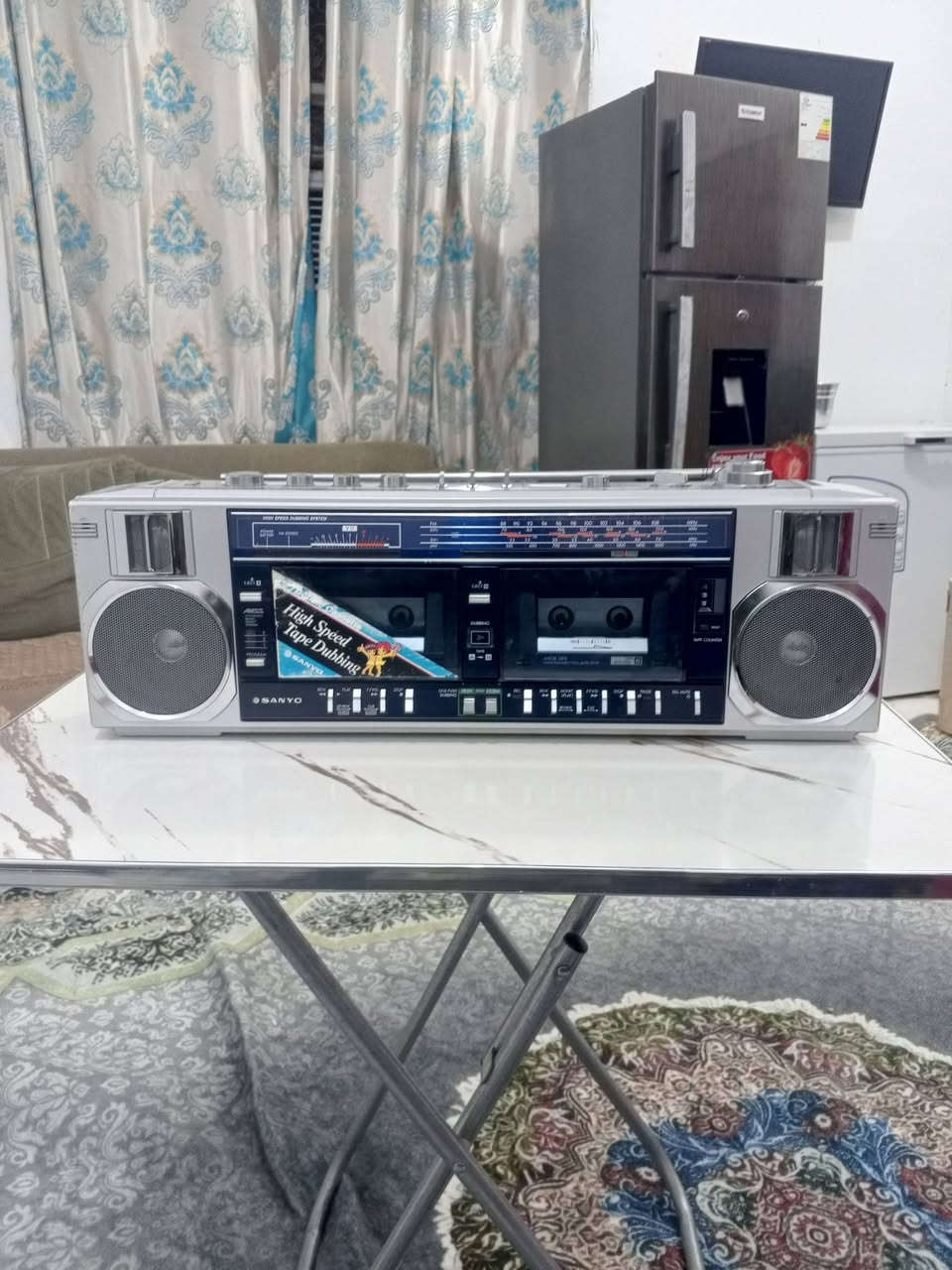 السلام عليكم اخوان عندي هذا الجهاز سانيو  ياباني اصلي شغال على وضع الشركه كهرباء 220 بلاد يشيل 9 باتريات كبار جهاز ع وضع الشركه نظافه 95 بالميه السعر ع الخاص للاستفسار الاتصال على الرقم التالي ***********
