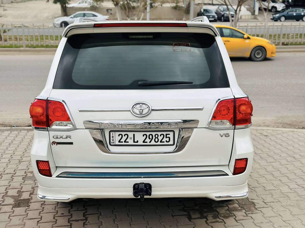 اسلام عليكم اخوان لاندكروز للبيع موديل 2013 موصفات فطيم محرك مامفتوح ماشيه 140 سياره كلين رصعه مابيه شرط تبريد تدئفه تبريد ثلج ❄️ صدر امامي خلفي شرط حداديه كله نضيفه سعره 350 وبيه مجال لشراي العنوان كركوك ‭0777 449 4069‬
