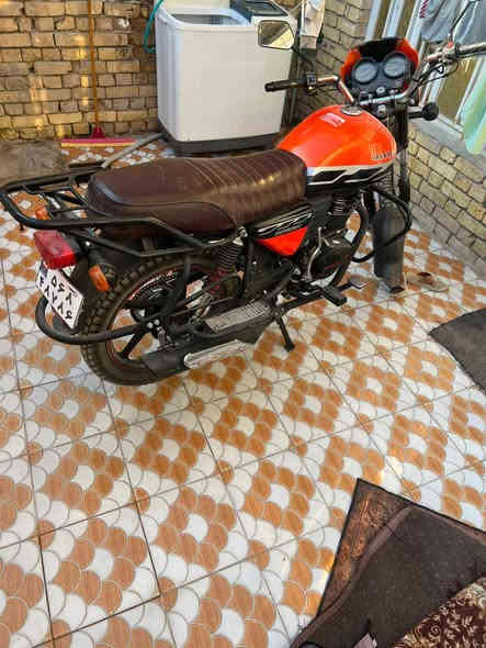 سلام عليكم دايوان جبلي رقم بغداد موديل 23 طالعه بل 25 زيرو دراجه ماشيه 7000 اصل تجي وتشوف بعينك برغي ممفتوح بيها ومال زنجيل موجوده مكاني ناصريه مركز سعرها 2850 وبيها مجال ما متواجد خاص رقمي ***********
